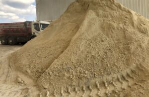 pilha de gesso agrícola